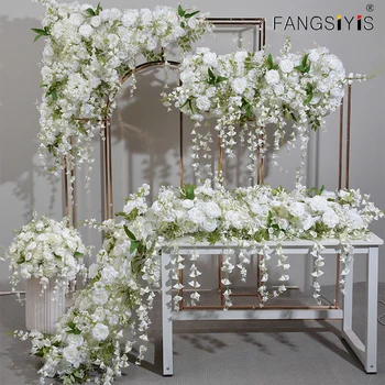 Роскошная композиция из искусственных цветов с розами и ландышами, декор свадебной сцены, фон, настенный занавес, цветочный столик